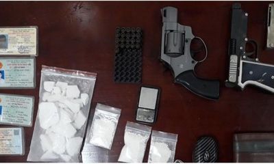 Gia Lai: Khám nhà đối tượng bán ma túy, thu giữ 4 khẩu súng, 77 viên đạn