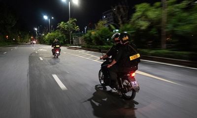 Hà Nội: Bắt 2 thanh niên ném gạch vào tổ cảnh sát cơ động