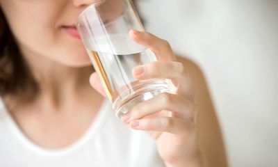 6 thời điểm không nên uống nước kẻo hại sức khỏe