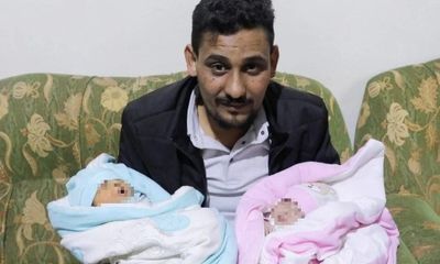 Bé gái Syria chào đời giữa đống đổ nát động đất đoàn tụ với người thân