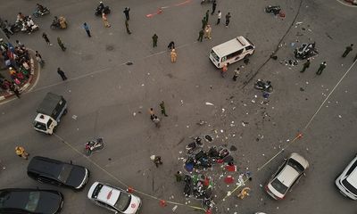 Vụ ô tô tông 17 xe máy giữa phố Hà Nội: Nhân chứng kể lại khoảnh khắc kinh hoàng