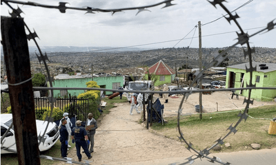 Nam Phi: Tay súng phục kích, sát hại 10 người trong một gia đình