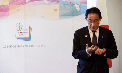 Con trai Thủ tướng Nhật Bản từ chức vì “hành vi không phù hợp”