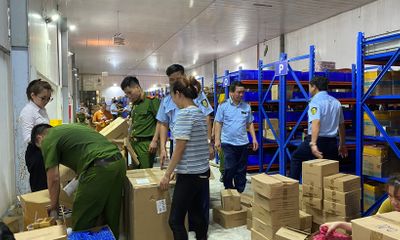 Phát hiện lô hàng điện tử “khủng” có dấu hiệu nhập lậu ở Bắc Ninh