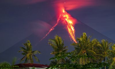 Philippines sơ tán người dân trước nguy cơ núi lửa Mayon phun trào