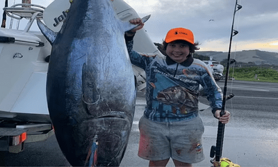 Bé trai 11 tuổi khoe chiến tích câu được cá ngừ “siêu to khổng lồ”
