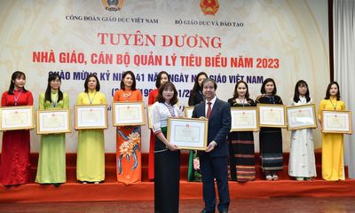 Bộ trưởng Nguyễn Kim Sơn: Quá trình đổi mới là cơ hội để mỗi nhà giáo thay đổi bản thân