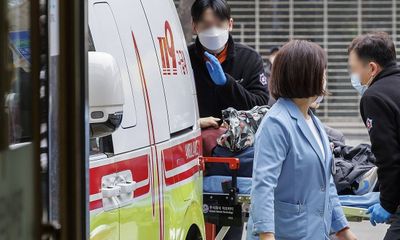 Hàn Quốc: Các giáo sư y khoa quyết định thời điểm bắt đầu nộp đơn từ chức
