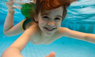 Để giúp con an toàn khi đi bơi ngày hè, cha mẹ cần nhớ rõ 4 điều sau đây
