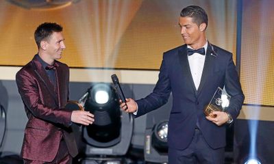 Ronaldo muốn giành nhiều Quả bóng vàng hơn Messi trước khi giải nghệ