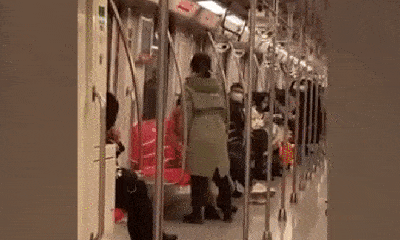 Bị sàm sỡ trên tàu điện ngầm, cô gái thẳng tay trừng trị kẻ biến thái khiến dân mạng hả hê