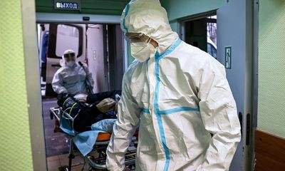 Nga lần đầu ghi nhận hơn 100.000 ca dương tính SARS-CoV-2 trong ngày