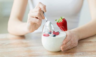 Sức khoẻ - Làm đẹp - Sai lầm khi ăn sữa chua khiến sức khỏe gặp nguy hiểm