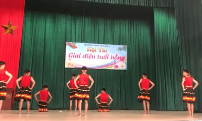 Tiết mục múa của 8 nam sinh Ninh Bình khiến dân mạng 