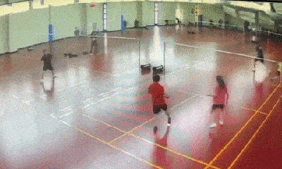 Video - Clip: Khoảnh khắc trần nhà thi đấu đổ sập, người chơi hoảng sợ bỏ chạy