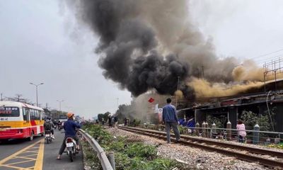 Hà Nội: Cháy dãy nhà cấp 4 cạnh đường sắt ở Gia Lâm
