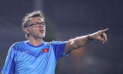 HLV Philippe Troussier áp dụng thói quen độc lạ cho U23 Việt Nam
