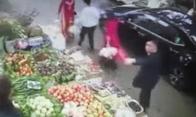 Xác minh clip tài xế ô tô ẩu đả với người bán hoa quả ở vỉa hè Hà Nội