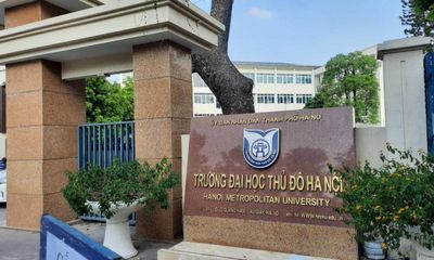 Tạm đình chỉ giảng viên Đại học Thủ đô Hà Nội bị tố quấy rối sinh viên