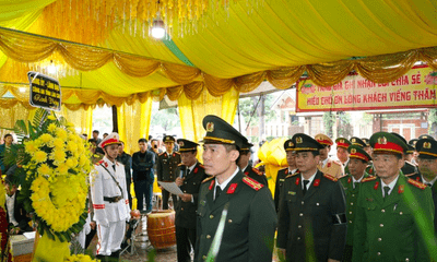 Không may bị cướp cò khi thu hồi súng tự chế, Phó trưởng công an xã ở Lào Cai hy sinh