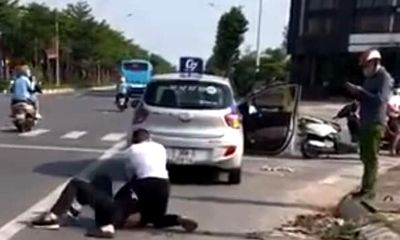 Tài xế taxi vật lộn với tên cướp ở Hà Nội tiết lộ về tin nhắn 