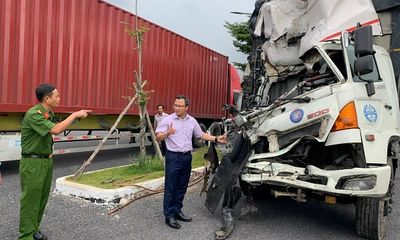 Vụ xe tải tông xe khách, 3 người chết ở Khánh Hòa: Khởi tố tài xế