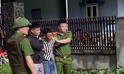 Diễn biến mới nhất vụ dùng dao chém chết hàng xóm, khiến bố mẹ bị thương ở Nghệ An