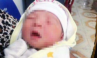 Xót xa bé gái sơ sinh bị bỏ rơi trước nhà hộ sinh ở Phú Yên