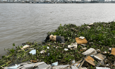 Kinh hãi thi thể người đàn ông đang phân hủy trên sông Sài Gòn: Có đặc điểm gì?