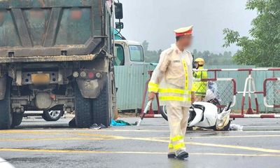 Hiện trường vụ xe tải va chạm xe máy, 2 vợ chồng thương vong ở Thừa Thiên- Huế