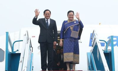 Thủ tướng Lào Sonexay Siphandone đến Hà Nội, bắt đầu chuyến thăm chính thức Việt Nam
