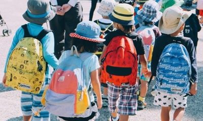 Thụy Sĩ: Trẻ 11 tuổi vẫn mặc bỉm đến trường