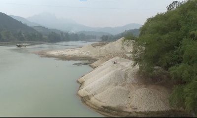 Lào Cai – Bài 1: Làm đường ra giữa sông để khai thác cát