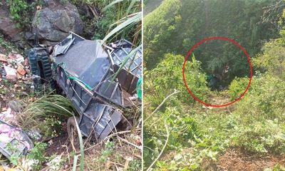 Xe tải lao xuống vực sâu 50 mét ở Sơn La, 2 người tử vong