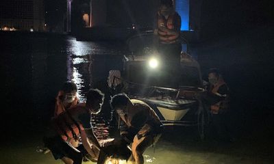 Vụ nam shipper bất ngờ nhảy cầu trong đêm: Tìm thấy thi thể nạn nhân