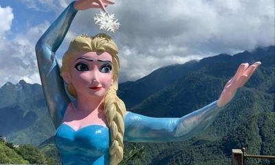 SaPa yêu cầu tháo dỡ tượng nữ hoàng băng giá Elsa