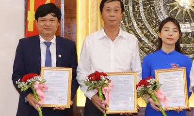 Tân Hiệu trưởng Trường THPT chuyên Lam Sơn vừa được Chủ tịch tỉnh Thanh Hóa bổ nhiệm là ai?
