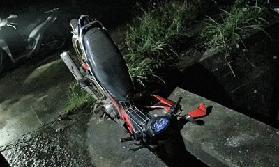 Phát hiện thi thể thanh niên dưới mương nước: Xe máy của nạn nhân bị sụp xuống rãnh