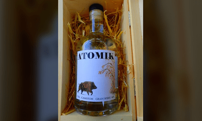1.500 chai vodka làm từ táo gần nơi xảy ra thảm họa hạt nhân Chernobyl bị thu giữ