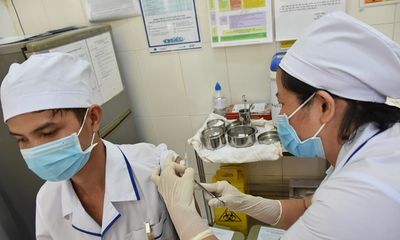 Việt Nam sử dụng 12.100 tỷ đồng từ ngân sách để mua vaccine ngừa COVID-19
