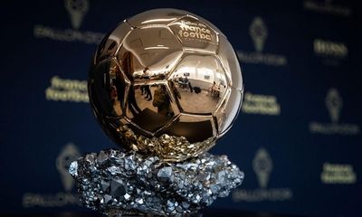 Lễ trao giải Quả bóng Vàng 2021: Cuộc lật đổ của Lewandowski hay sẽ là lần thứ 7 cho Messi?