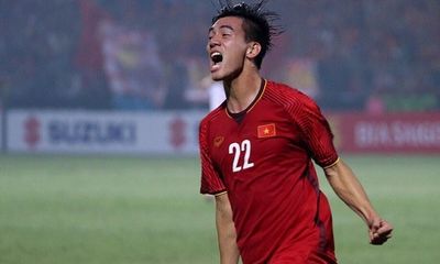 Tiến Linh vượt mặt Chanathip và Wulei trong cuộc đua Cầu thủ xuất sắc châu Á