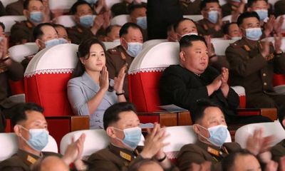 Vợ ông Kim Jong-un lần đầu xuất hiện sau nhiều tháng