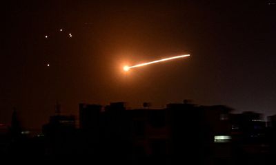 Xe quân sự Syria trúng tên lửa, 10 binh sĩ thiệt mạng