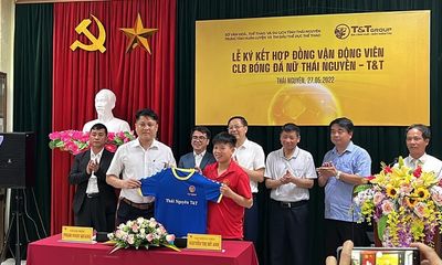 Cầu thủ nữ Việt Nam lần đầu tiên trong lịch sử được nhận tiền 