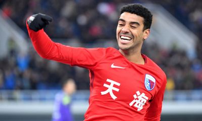 Dàn cầu thủ nhập tịch cùng các ngôi sao thế giới ồ ạt tháo chạy khỏi bóng đá Trung Quốc