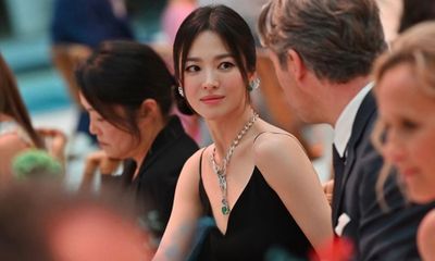 Song Hye Kyo trở thành tâm điểm chú ý tại Paris với nhan sắc nổi bật, thần thái đỉnh cao