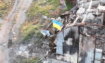 Nga tuyên bố không kích nhóm lính Ukraine lên đảo Rắn cắm cờ