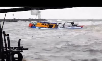 Chìm tàu lưới ghẹ ở Phú Quốc, 2 người mất tích