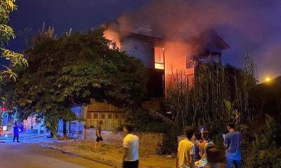 Hà Nội: Cháy lớn tại biệt thự 3 tầng ở Trâu Quỳ